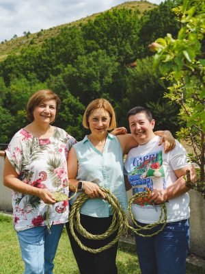Le signore dei libani corde antichi ladies who weave ancient ropes