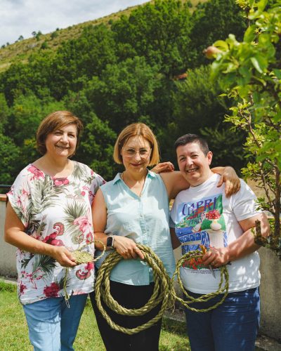 Le signore dei libani corde antichi ladies who weave ancient ropes